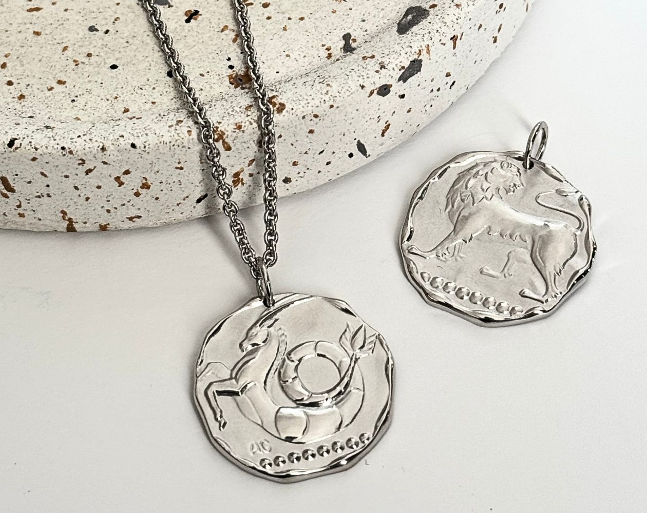 Les Médailles Zodiaques