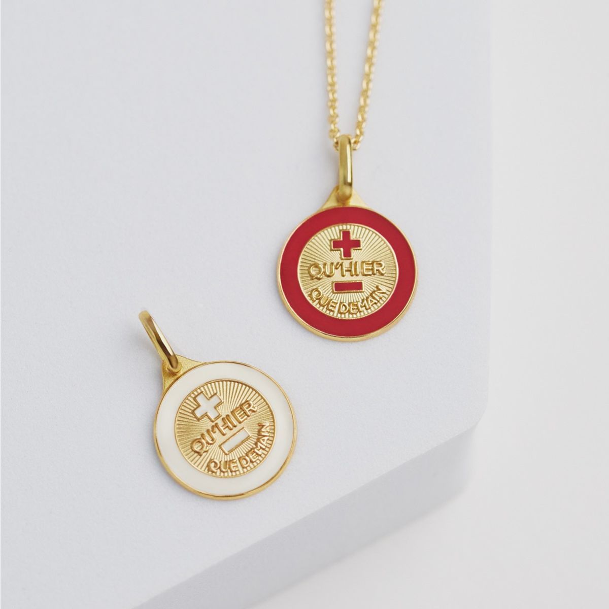 Médaille plus qu'hier moins que demain