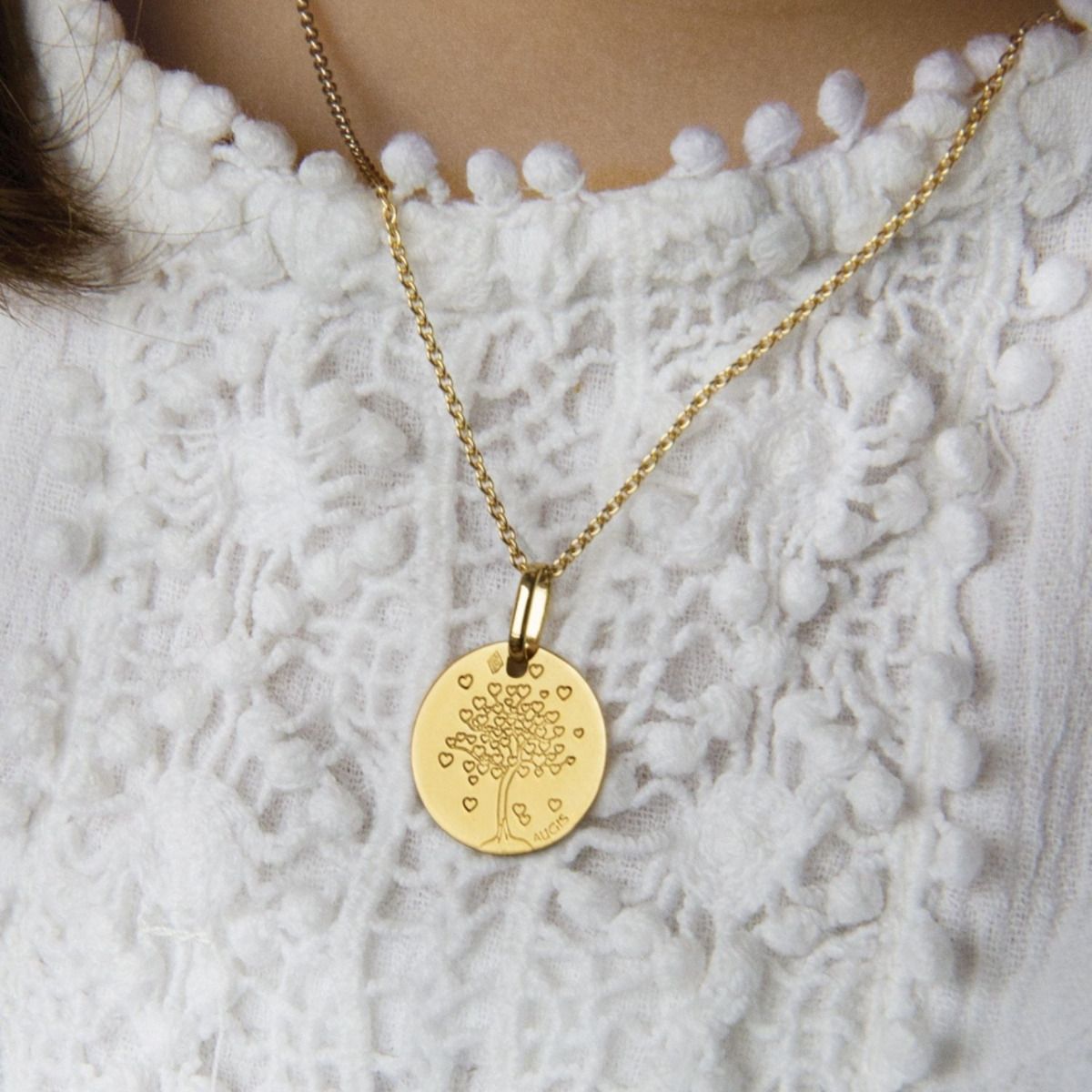 Médaille Baptême Arbre aux cœurs or jaune 18 carats